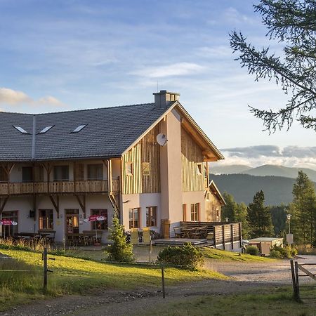 Jufa Hotel Hochrindl Buitenkant foto