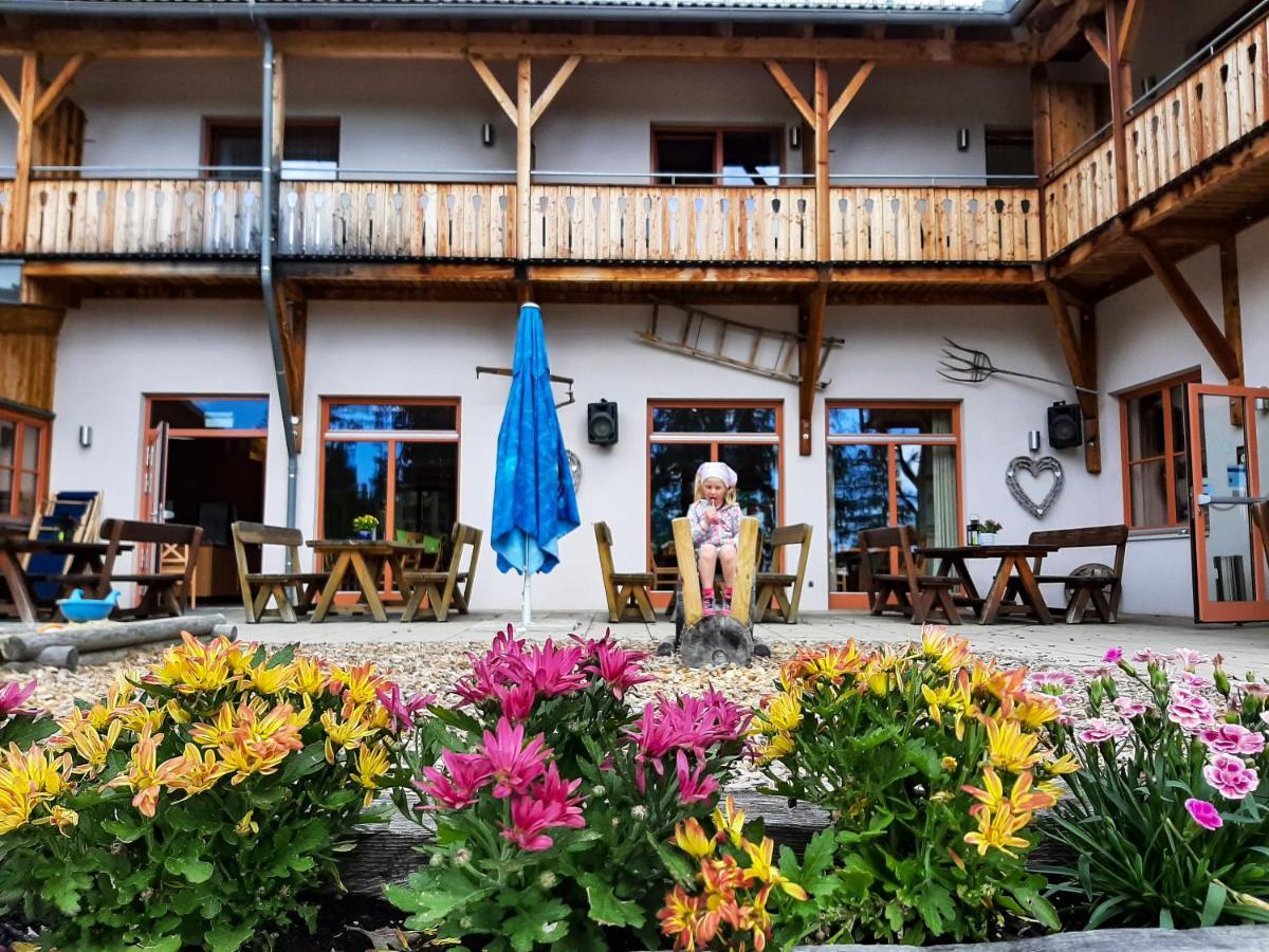 Jufa Hotel Hochrindl Buitenkant foto