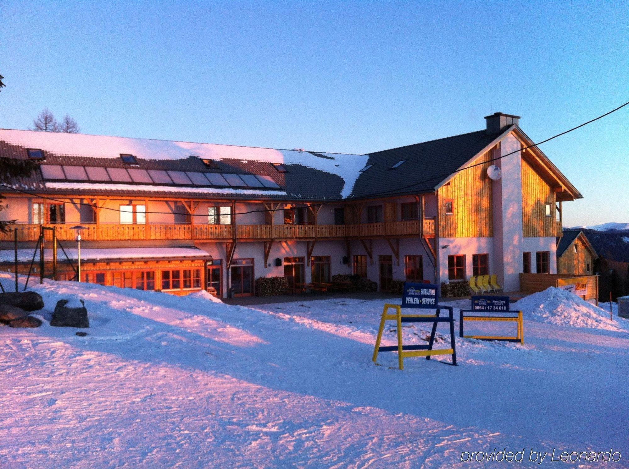 Jufa Hotel Hochrindl Buitenkant foto