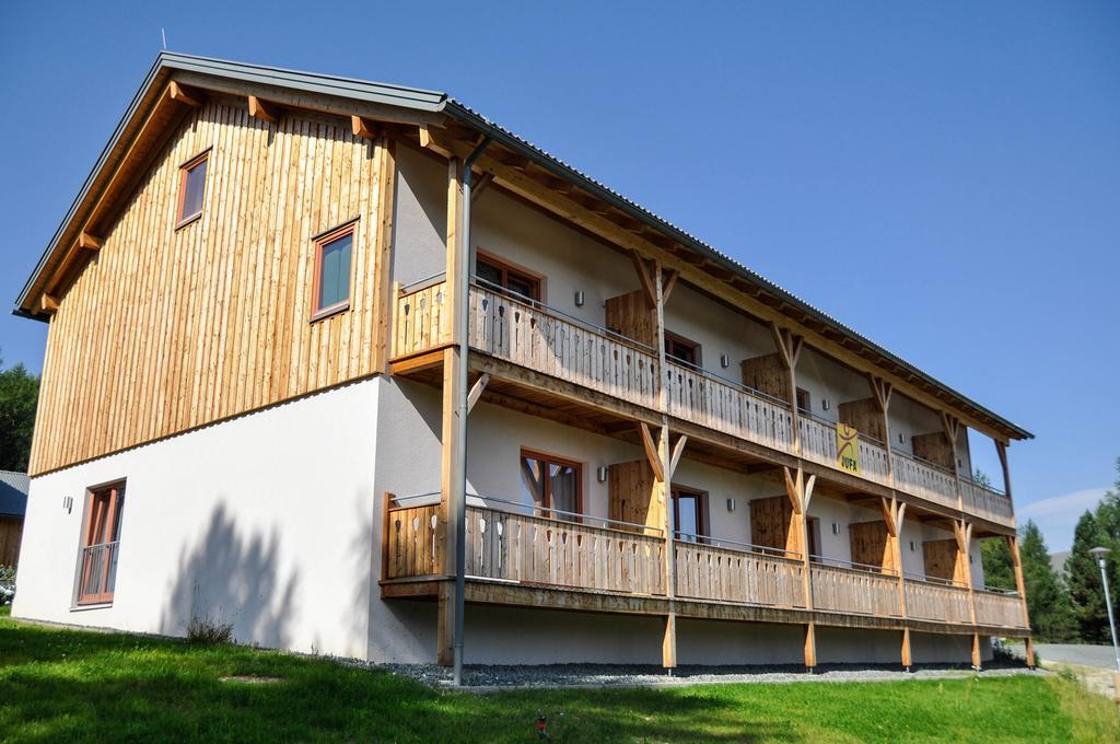 Jufa Hotel Hochrindl Buitenkant foto