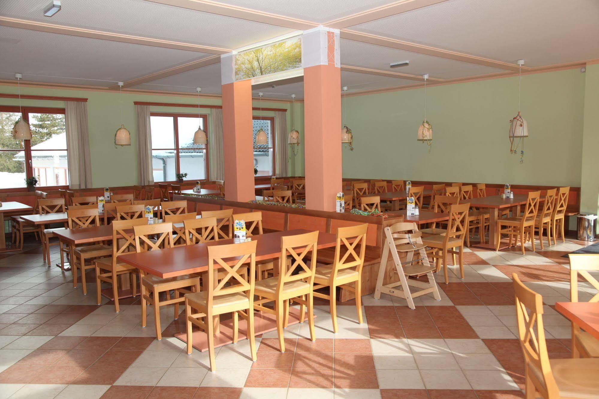 Jufa Hotel Hochrindl Buitenkant foto